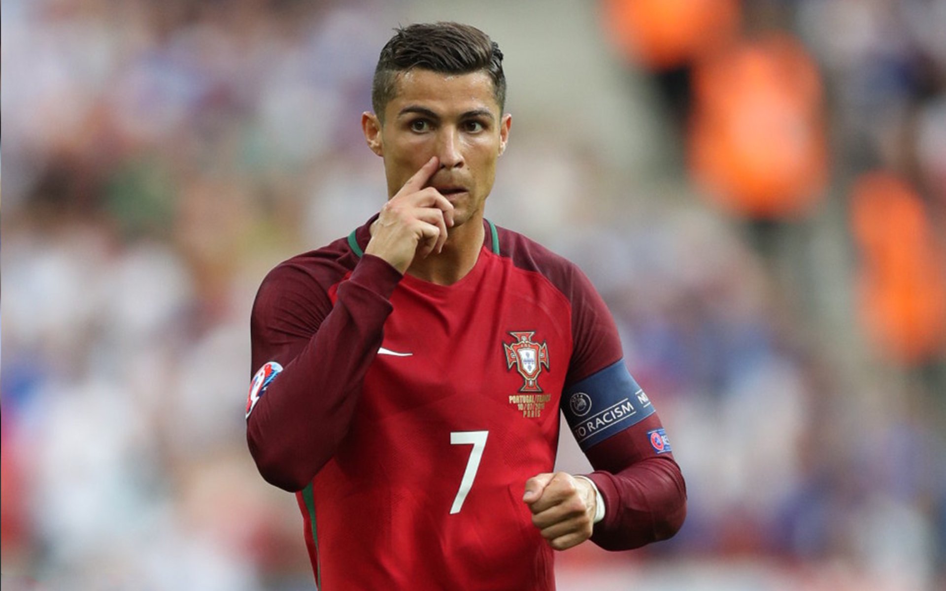 “香港赛场，阿仙奴与热刺的火拼瞬间”